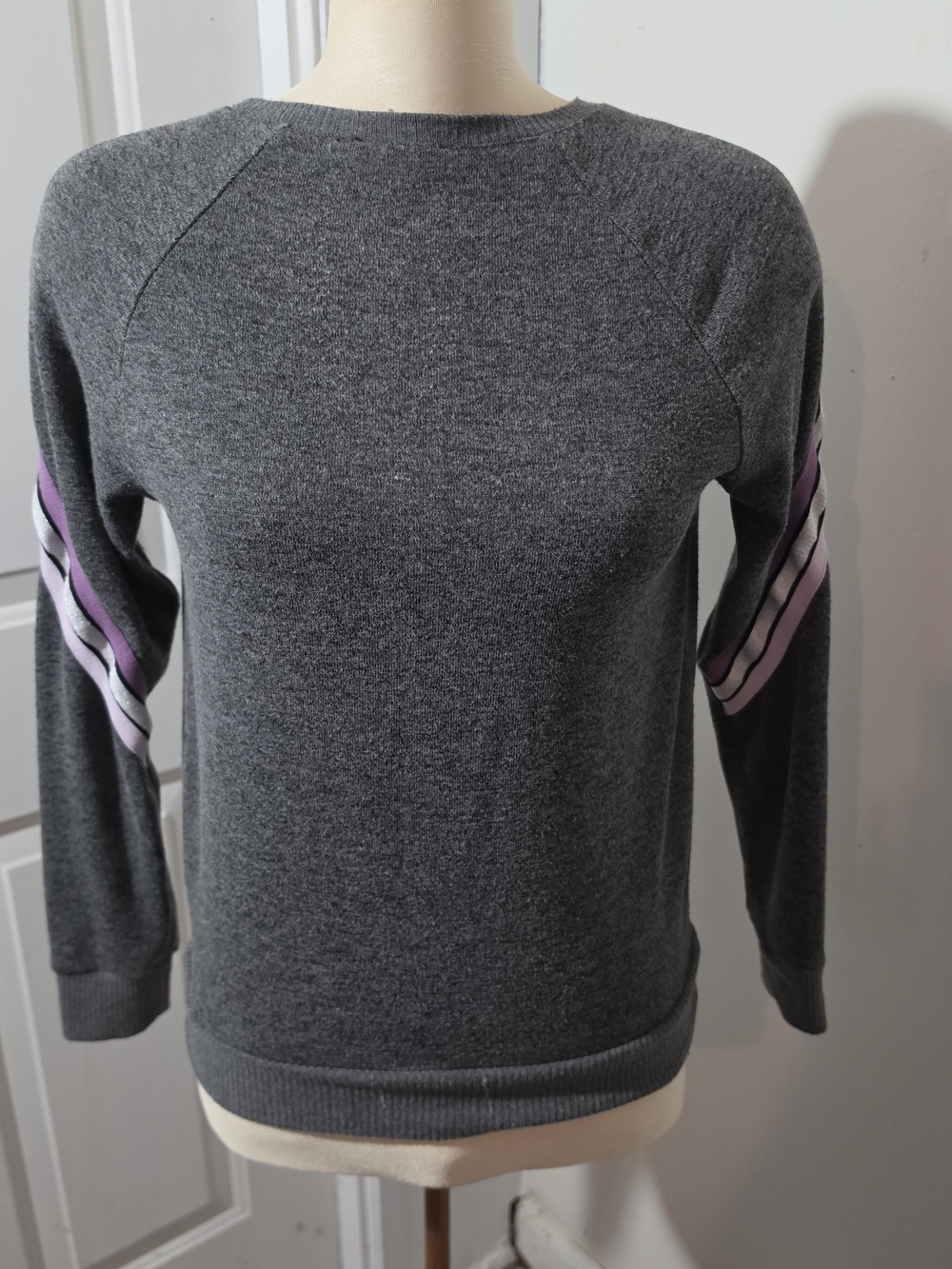 STATE Gray Top with Pink Nail Accent